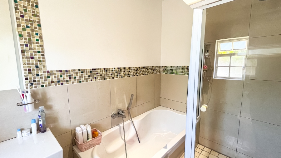 To Let 10 Bedroom Property for Rent in Constantia Western Cape